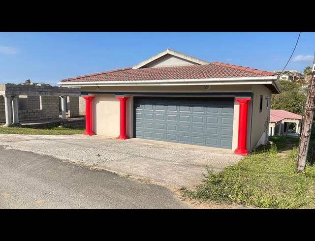 2 BEDROOM HOUSE FOR SALE IN ILLOVO BEACH